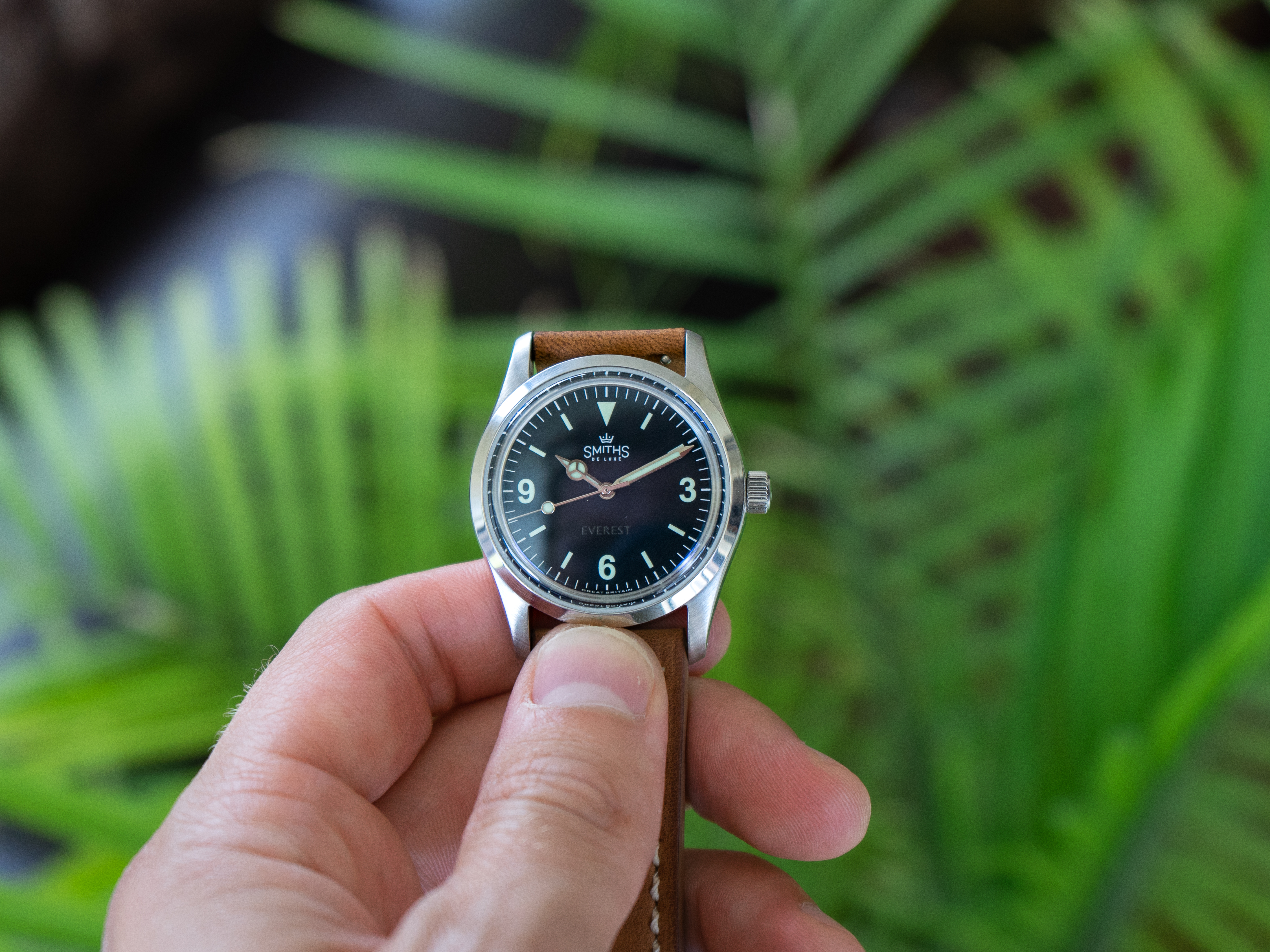 Exploring with the Smiths Everest PRS-25 36mm – WatchYaGot